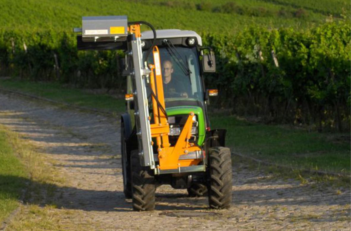 Masina za zelenu rezidbu vonograda - LSA 320