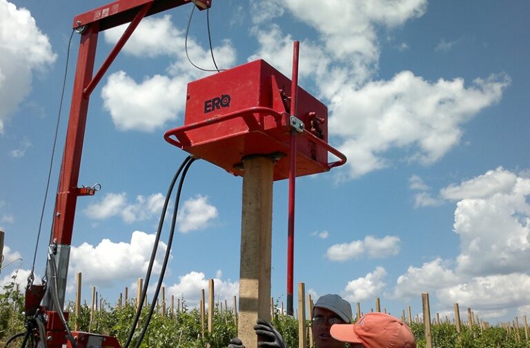 Vinogradarski vibracioni pobijač stubova ERO