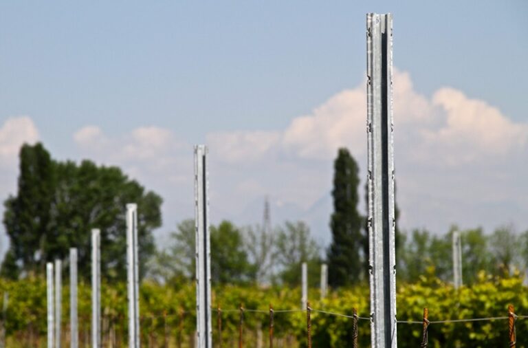 Vinogradarski stubovi, žice i propratna oprema SANGOI