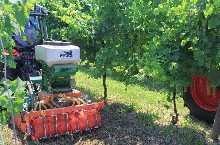 Vinogradarska pneumatska sejalica za travu CLEMENS