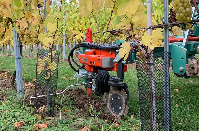 CLEMENS radius SL, mašina za rednu obradu vinograd